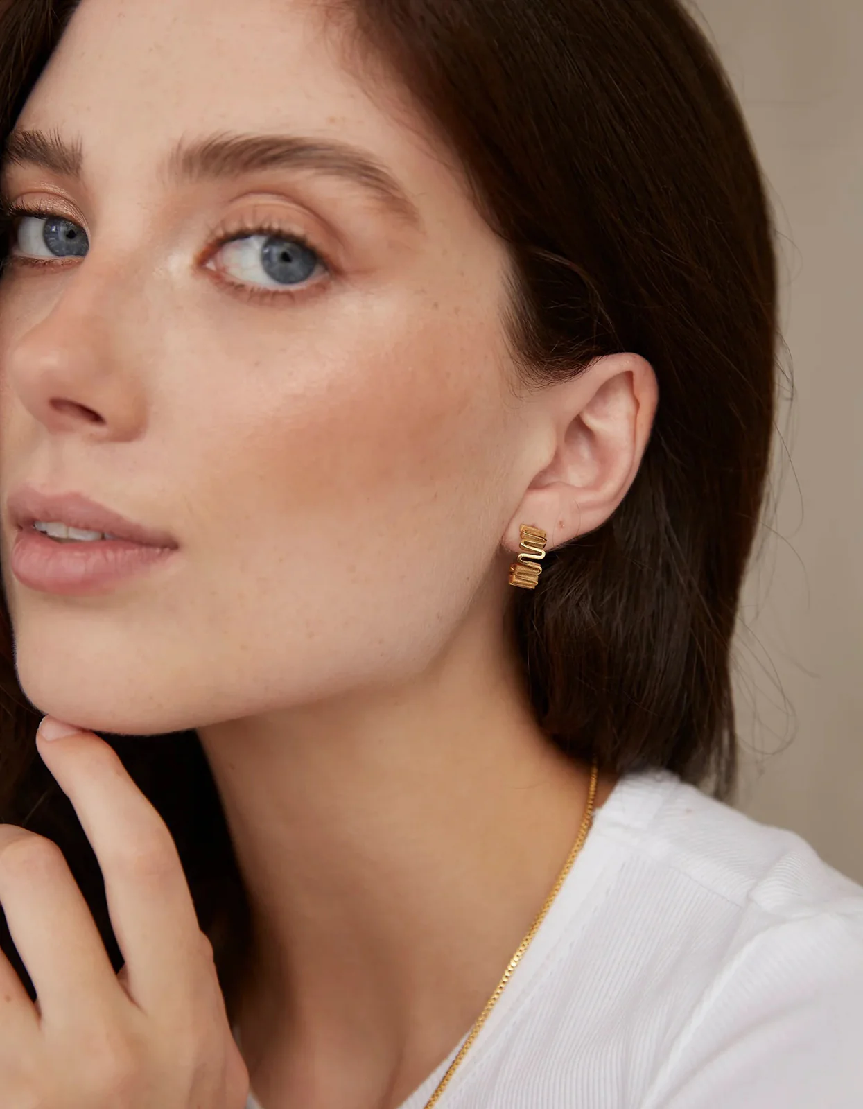 Leigh Wavy Hoops - Gold - Image 2